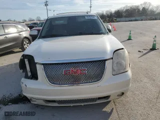 2009 GMC Yukon Denali with VIN 1GKFK03269R235985, listed as a Copart auction lot 85494384 with 254,634 mi miles and Salvage Title. Bid and sale history available at carsss.com. Image 5.