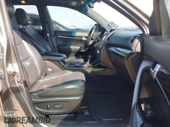 2014 Kia Sorento SX Limited with VIN 5XYKW4A75EG517578, listed as a IAAI auction lot 41769586 with 183,583 mi miles. Bid and sale history available at carsss.com. Image 5.