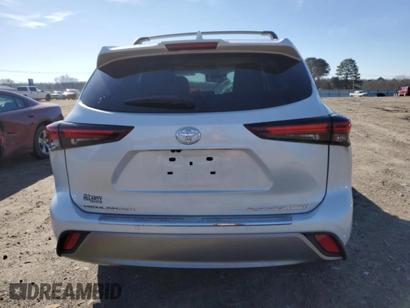 2024 Toyota Highlander LE z VIN 5TDKDRBH5RS569375, wystawiony jako Copart lot #48847105 z przebiegiem 7 103 mil mil oraz Szkoda całkowita • Salvage title. Historia ofert i sprzedaży dostępna na DreamBid. Obrazek 6.