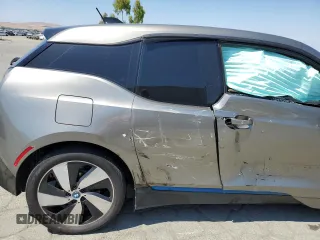 2017 BMW i3 with VIN WBY1Z8C37HV895076, listed as a Copart auction lot 60131235 with 104,753 mi miles and Salvage title. Bid and sale history available at DreamBid. Image 10.