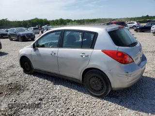 2011 Nissan Versa S z VIN 3N1BC1CP7BL440448, wystawiony jako Copart lot #58199525 z przebiegiem 155 043 mil mil oraz Szkoda całkowita • Salvage title. Historia ofert i sprzedaży dostępna na DreamBid. Obrazek 2.
