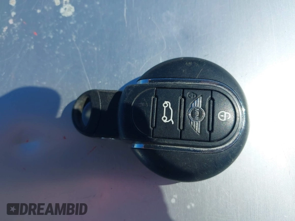 2016 MINI Convertible с VIN WMWWG5C51G3C19231, выставлен на аукционе IAAI как лот 41805261 с пробегом 93 573 миль миль и . История ставок и продаж доступна на DreamBid. Изображение 11.