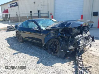 2017 Ford Mustang Shelby GT350 z VIN 1FA6P8JZ1H5524070, wystawiony jako IAAI lot #42131160 z przebiegiem Nie podano mil oraz . Historia ofert i sprzedaży dostępna na DreamBid. Obrazek 1.