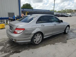 2008 Mercedes-Benz C 300 Sport z VIN WDDGF54X68F076421, wystawiony jako Copart lot #62546235 z przebiegiem 151 076 mil mil oraz Szkoda całkowita • Salvage title. Historia ofert i sprzedaży dostępna na DreamBid. Obrazek 3.