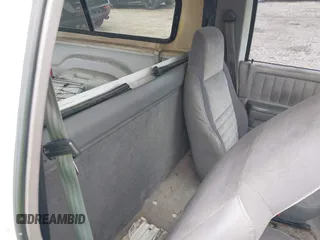 1996 Dodge Dakota z VIN 1B7FL26P7TS578266, wystawiony jako IAAI lot #42144732 z przebiegiem 221 922 mil mil oraz . Historia ofert i sprzedaży dostępna na DreamBid. Obrazek 8.