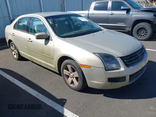2006 Ford Fusion SE with VIN 3FAFP07Z26R111450, listed as a IAAI auction lot 41841997 with 220,068 mi miles and . Bid and sale history available at carsss.com. Image 1.