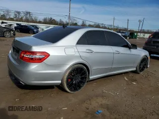 2012 Mercedes-Benz E-Class E 350 Luxury with VIN WDDHF5KB0CA565222, listed as a Copart auction lot 88910035 with 208,762 mi miles and Clean Title. Bid and sale history available at carsss.com. Image 3.