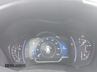 2019 Hyundai Santa Fe SEL z VIN 5NMS33AD8KH006327, wystawiony jako IAAI lot #42134349 z przebiegiem 133 961 mil mil oraz . Historia ofert i sprzedaży dostępna na DreamBid. Obrazek 15.
