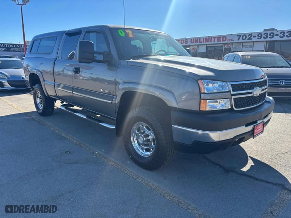 2007 Chevrolet Silverado 2500HD Classic Work Truck with VIN 1GCHK29U57E141917, listed as a Copart auction lot 89219825 with 112,783 mi miles and Clean Title. Bid and sale history available at carsss.com. Image 1.