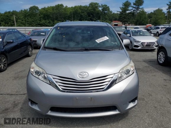 2016 Toyota Sienna LE AAS with VIN 5TDKK3DC6GS765794, listed as a Copart auction lot 62450375 with 90,670 mi miles and Salvage title. Bid and sale history available at DreamBid. Image 5.