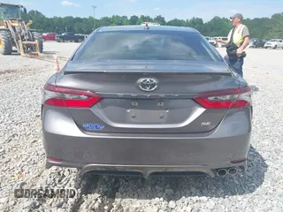 2022 Toyota Camry SE z VIN 4T1T11AK5NU701354, wystawiony jako IAAI lot #42135026 z przebiegiem 173 208 mil mil oraz . Historia ofert i sprzedaży dostępna na DreamBid. Obrazek 16.