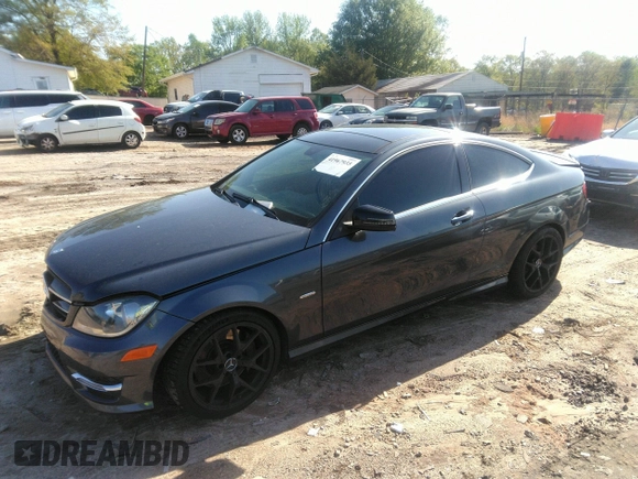 2014 Mercedes-Benz C 250 с VIN WDDGJ4HB0EG255759, выставлен на аукционе IAAI как лот 41967935 с пробегом 146 275 миль миль и . История ставок и продаж доступна на DreamBid. Изображение 2.