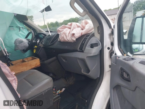 2019 Ford Transit z VIN 1FTYR2CM1KKA28111, wystawiony jako IAAI lot #42439960 z przebiegiem 116 173 mil mil oraz . Historia ofert i sprzedaży dostępna na DreamBid. Obrazek 5.