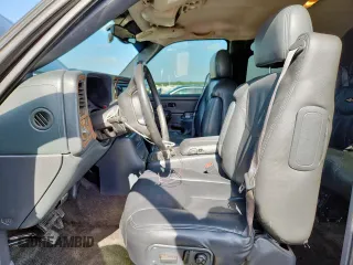 2002 Chevrolet Avalanche with VIN 3GNEC13TX2G308730, listed as a Copart auction lot 60163935 with 250,873 mi miles and Salvage title. Bid and sale history available at DreamBid. Image 7.