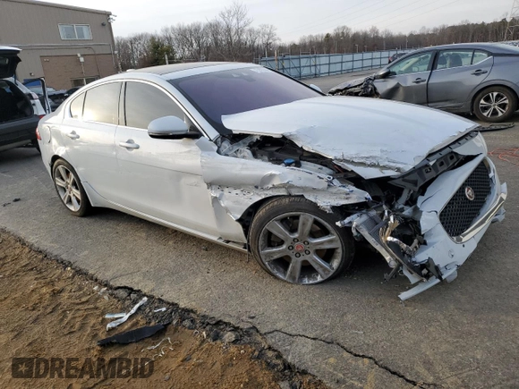 2018 Jaguar XE 25t Prestige with VIN SAJAK4FX2JCP18452, listed as a Copart auction lot 88533675 with 68,129 mi miles and Clean Title. Bid and sale history available at carsss.com. Image 4.