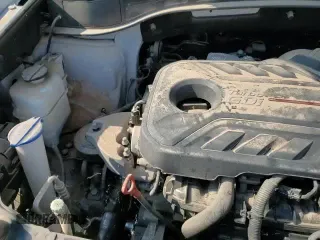 2018 Hyundai Santa Fe Ultimate z VIN 5XYZW4LA9JG523904, wystawiony jako Copart lot #64180585 z przebiegiem 59 836 mil mil oraz Czysty tytuł • Clean title. Historia ofert i sprzedaży dostępna na DreamBid. Obrazek 13.