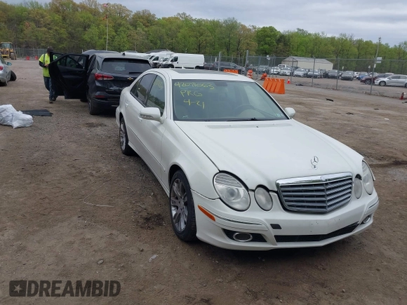 2009 Mercedes-Benz E Luxury 3.5L with VIN WDBUF87X59B426574, listed as a IAAI auction lot 42071063 with 135,622 mi miles. Bid and sale history available at carsss.com. Image 1.