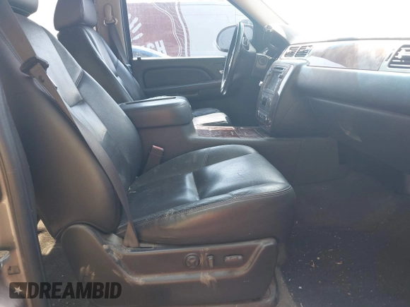 2009 Chevrolet Avalanche z VIN 3GNFK32YX9G201915, wystawiony jako IAAI lot #42470876 z przebiegiem 244 241 mil mil oraz . Historia ofert i sprzedaży dostępna na DreamBid. Obrazek 5.