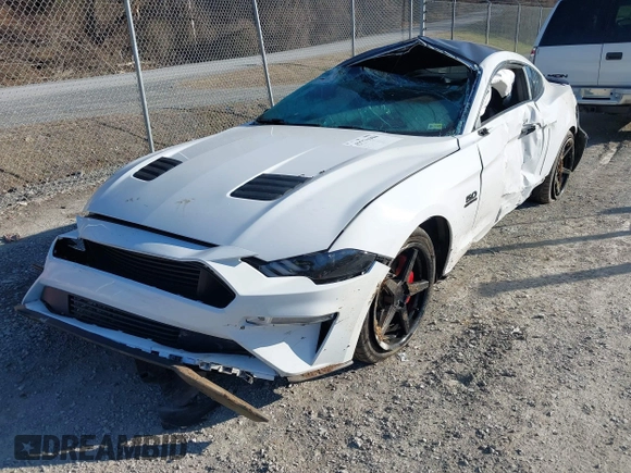 2018 Ford Mustang GT with VIN 1FA6P8CF1J5121926, listed as a IAAI auction lot 41771904 with 32,373 mi miles. Bid and sale history available at carsss.com. Image 6.