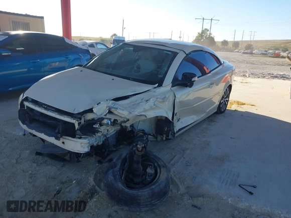 2010 Volvo C70 with VIN YV1672MC0AJ090939, listed as a IAAI auction lot 40903923 with 107,070 mi miles. Bid and sale history available at carsss.com. Image 18.
