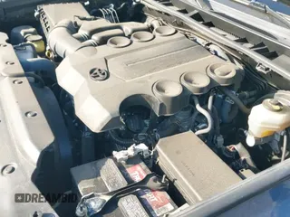 2018 Toyota 4Runner SR5 с VIN JTEZU5JRXJ5183204, выставлен на аукционе IAAI как лот 42332072 с пробегом 72 510 миль миль и . История ставок и продаж доступна на DreamBid. Изображение 20.