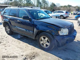 2005 Jeep Grand Cherokee Laredo with VIN 1J4GS48K95C726963, listed as a IAAI auction lot 41414066 with 286,183 mi miles. Bid and sale history available at carsss.com. Image 1.