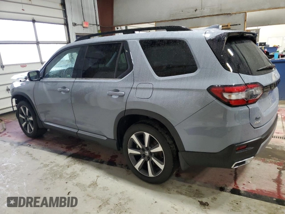 2024 Honda Pilot Touring with VIN 5FNYG1H72RB039726, listed as a Copart auction lot 81372524 with 10,851 mi miles and Salvage Title. Bid and sale history available at carsss.com. Image 2.