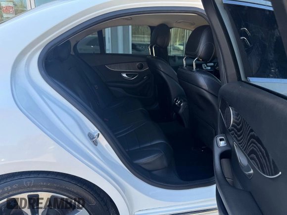 2017 Mercedes-Benz C C 300 with VIN 55SWF4JB5HU220634, listed as a Copart auction lot 55511665 with 228,573 mi miles and Clean Title. Bid and sale history available at carsss.com. Image 6.