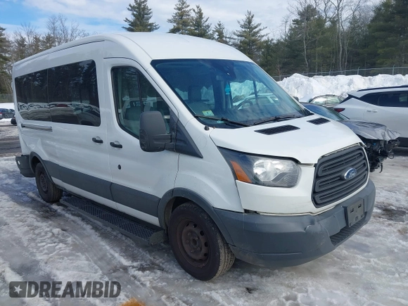 2018 Ford Transit Passenger XL z VIN 1FBZX2CMXJKA07321, wystawiony jako IAAI lot #41373858 z przebiegiem 197 135 mil mil oraz . Historia ofert i sprzedaży dostępna na DreamBid. Obrazek 1.