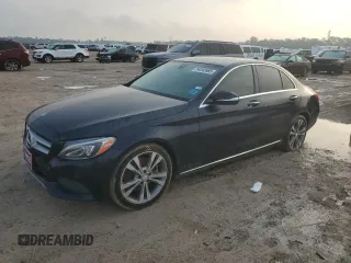 2015 Mercedes-Benz C 300 z VIN 55SWF4JB9FU071013, wystawiony jako Copart lot #54345985 z przebiegiem 113 901 mil mil oraz Szkoda całkowita • Salvage title. Historia ofert i sprzedaży dostępna na DreamBid. Obrazek 1.