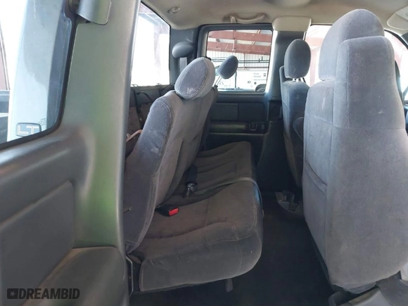 2001 Chevrolet Silverado 1500 LS with VIN 2GCEC19V011316604, listed as a IAAI auction lot 41682054 with 235,246 mi miles. Bid and sale history available at carsss.com. Image 8.