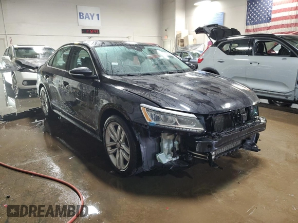 2017 Volkswagen Passat SEL Premium z VIN 1VWCT7A34HC078780, wystawiony jako Copart lot #49827235 z przebiegiem 94 618 mil mil oraz Szkoda całkowita • Salvage title. Historia ofert i sprzedaży dostępna na DreamBid. Obrazek 4.