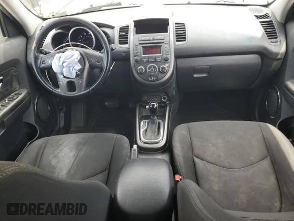 2013 Kia Soul + z VIN KNDJT2A62D7532020, wystawiony jako Copart lot #55184065 z przebiegiem 177 074 mil mil oraz Szkoda całkowita • Salvage title. Historia ofert i sprzedaży dostępna na DreamBid. Obrazek 8.