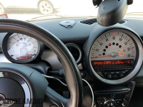 2013 MINI Hardtop with VIN WMWSU3C57DT546947, listed as a Copart auction lot 62088645 with 99,944 mi miles and Salvage title. Bid and sale history available at DreamBid. Image 8.