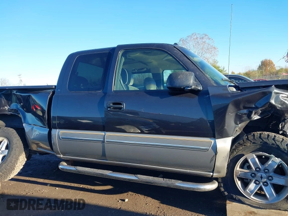 2003 Chevrolet Silverado 1500 with VIN 2GCEK19T231175216, listed as a IAAI auction lot 40819455 with 89,855 mi miles. Bid and sale history available at carsss.com. Image 12.