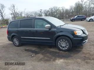 2014 Chrysler Town & Country Touring-L with VIN 2C4RC1CG2ER214952, listed as a IAAI auction lot 42083166 with 188,494 mi miles. Bid and sale history available at carsss.com. Image 13.
