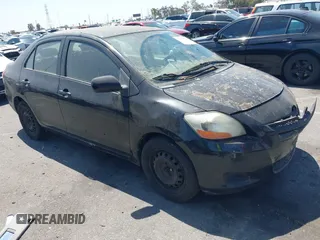 2008 Toyota Yaris z VIN JTDBT923784029138, wystawiony jako IAAI lot #42324825 z przebiegiem 270 465 mil mil oraz . Historia ofert i sprzedaży dostępna na DreamBid. Obrazek 1.