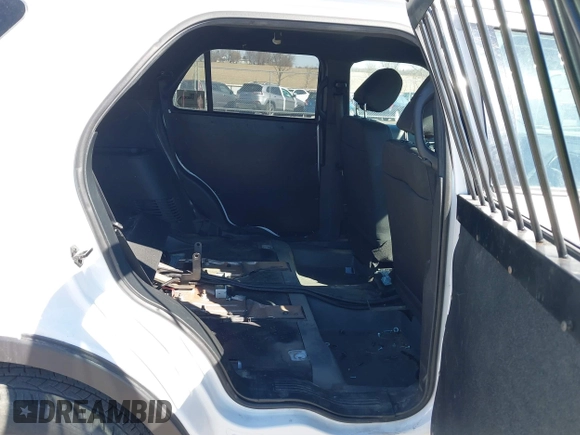 2019 Ford Police Interceptor Utility z VIN 1FM5K8ARXKGB28408, wystawiony jako IAAI lot #41883272 z przebiegiem 114 328 mil mil oraz . Historia ofert i sprzedaży dostępna na DreamBid. Obrazek 8.