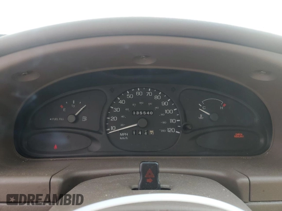 1998 Ford Escort SE z VIN 1FAFP13P2WW324678, wystawiony jako Copart lot #48726065 z przebiegiem 135 540 mil mil oraz Szkody całkowita. Historia ofert i sprzedaży dostępna na DreamBid. Obrazek 9.