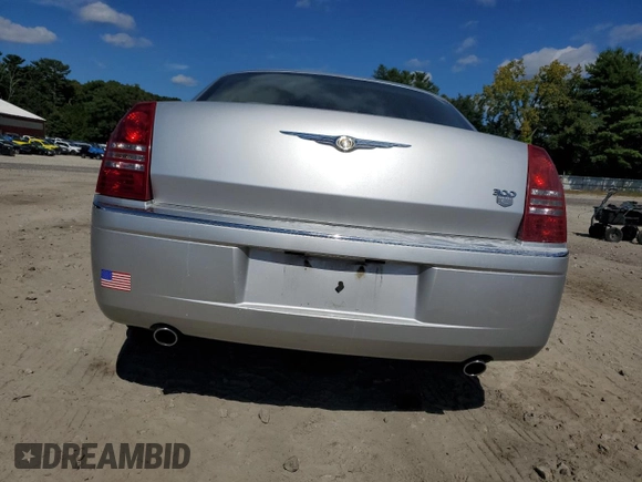 2005 Chrysler 300 with VIN 2C3JA63H25H635749, listed as a Copart auction lot 70317364 with 141,878 mi miles and Clean Title. Bid and sale history available at carsss.com. Image 6.