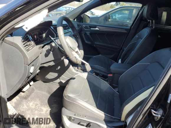 2024 Volkswagen Tiguan SEL R-Line with VIN 3VV4B7AX5RM118962, listed as a Copart auction lot 49692685 with 15,320 mi miles and Clean title. Bid and sale history available at DreamBid. Image 7.