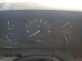 1995 Ford F-150 z VIN 1FTDF15Y6SNA77319, wystawiony jako Copart lot #51218795 z przebiegiem Nie podano mil oraz Nie do naprawy • Non repairable. Historia ofert i sprzedaży dostępna na DreamBid. Obrazek 9.