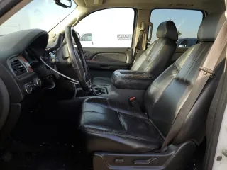 2007 Chevrolet Suburban LT with VIN 3GNGK26KX7G135934, listed as a Copart auction lot 80465793 with Not Provided miles and Clean Title. Bid and sale history available at carsss.com. Image 7.