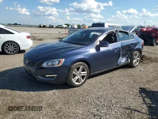 2014 Volvo S60 T5 z VIN YV1612FS5E1296303, wystawiony jako Copart lot #56480725 z przebiegiem 52 318 mil mil oraz Szkody całkowita. Historia ofert i sprzedaży dostępna na DreamBid. Obrazek 1.