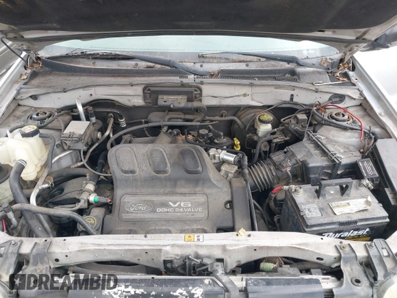2002 Ford Escape XLT Choice with VIN 1FMYU04152KA39941, listed as a IAAI auction lot 41753639 with 209,016 mi miles. Bid and sale history available at carsss.com. Image 10.