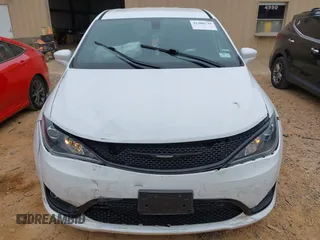 2018 Chrysler Pacifica Touring Plus with VIN 2C4RC1FG5JR287268, listed as a IAAI auction lot 42208739 with 114,294 mi miles and . Bid and sale history available at DreamBid. Image 12.