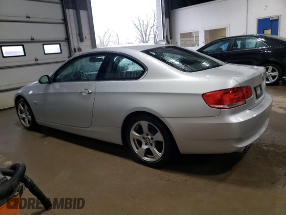 2009 BMW 3 Series 328i xDrive z VIN WBAWV53599P081291, wystawiony jako Copart lot #54995815 z przebiegiem 94 104 mil mil oraz Czysty tytuł • Clean title. Historia ofert i sprzedaży dostępna na DreamBid. Obrazek 2.