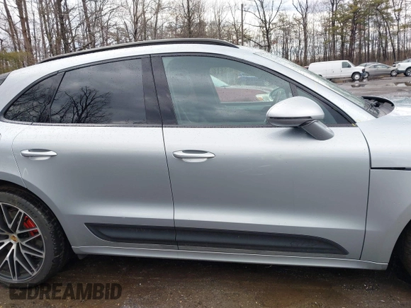 2022 Porsche Macan Turbo with VIN WP1AF2A52NLB31072, listed as a IAAI auction lot 41444252 with 38,595 mi miles and . Bid and sale history available at DreamBid. Image 13.