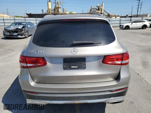2019 Mercedes-Benz GLC 300 with VIN WDC0G4JB9KF570270, listed as a Copart auction lot 57826905 with 39,470 mi miles and Salvage title. Bid and sale history available at DreamBid. Image 6.