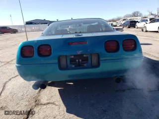 1992 Chevrolet Corvette with VIN 1G1YY23P7N5102219, listed as a Copart auction lot 88132865 with 123,338 mi miles and Salvage Title. Bid and sale history available at carsss.com. Image 6.